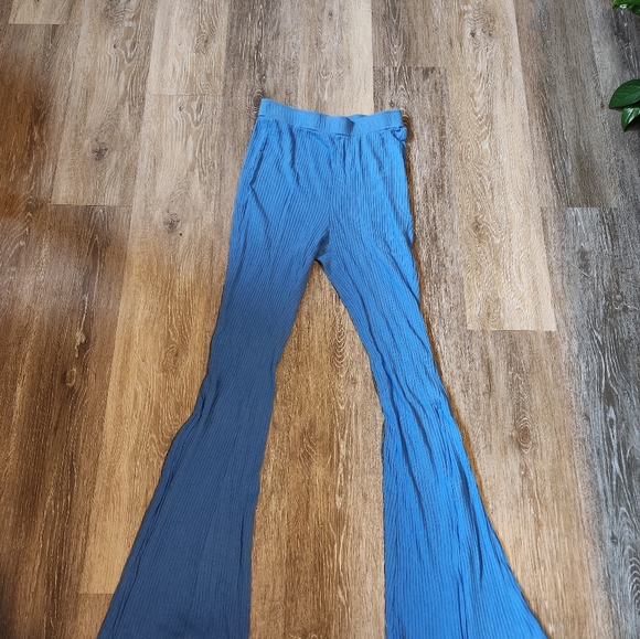 Blue soft, ribbed high-waisted flare pants - Picture 8 of 9